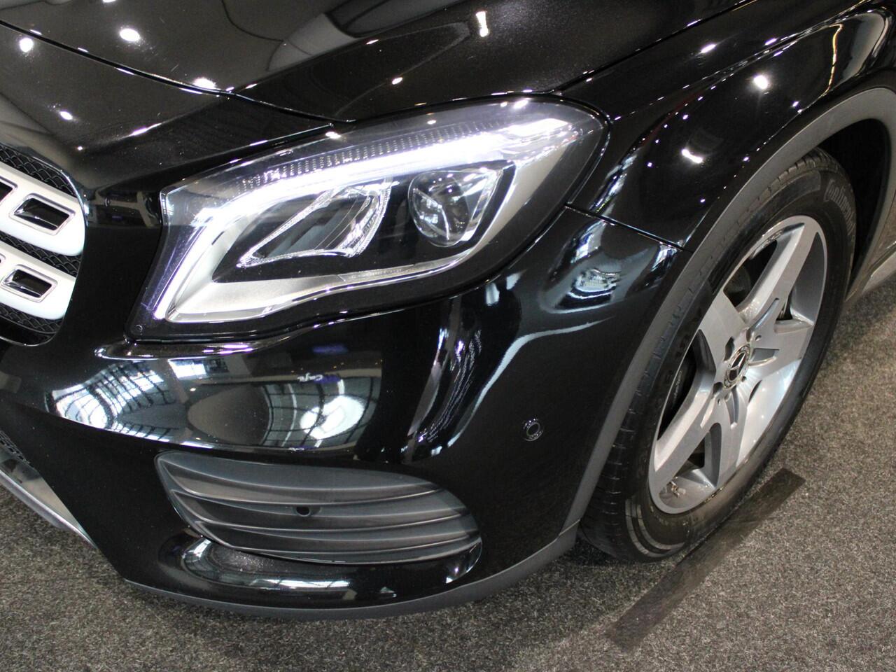 Mercedes-Benz GLA-KLASSE 180 Business Solution AMG