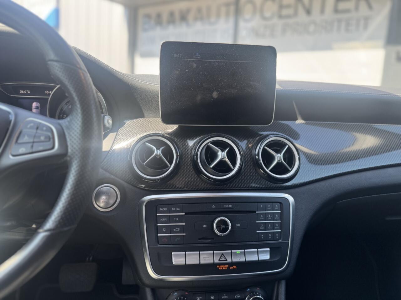 Mercedes-Benz GLA-KLASSE 200 Business | Camera | Navi | Leer | Trekhaak