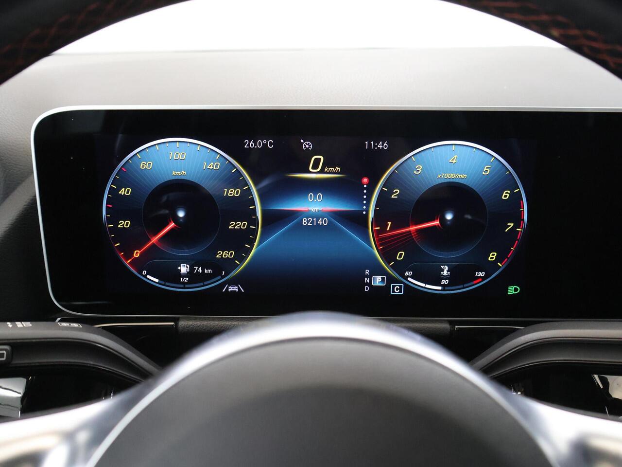 Mercedes-Benz GLA-KLASSE 200 AMG Line | Night | Panorama-schuifdak | Widescreen | Achteruitrijcamera | EASY PACK