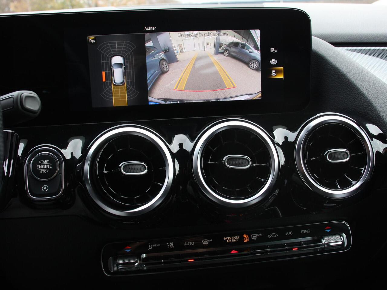 Mercedes-Benz GLA-KLASSE 200 AMG Line Automaat Nieuw model ! | Navigatie | Climate Control | Camera | Electrisch bedienbare achterklep | Dab | Led