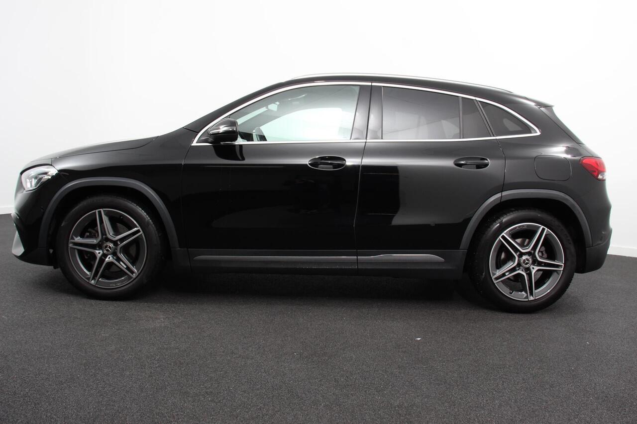 Mercedes-Benz GLA-KLASSE 200 AMG Line Automaat Nieuw model ! | Navigatie | Climate Control | Camera | Electrisch bedienbare achterklep | Dab | Led