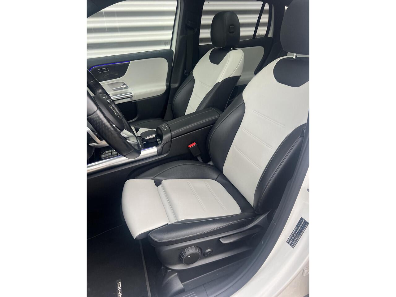 Mercedes-Benz GLA-KLASSE 200 AMG Pano Sfeer Camera