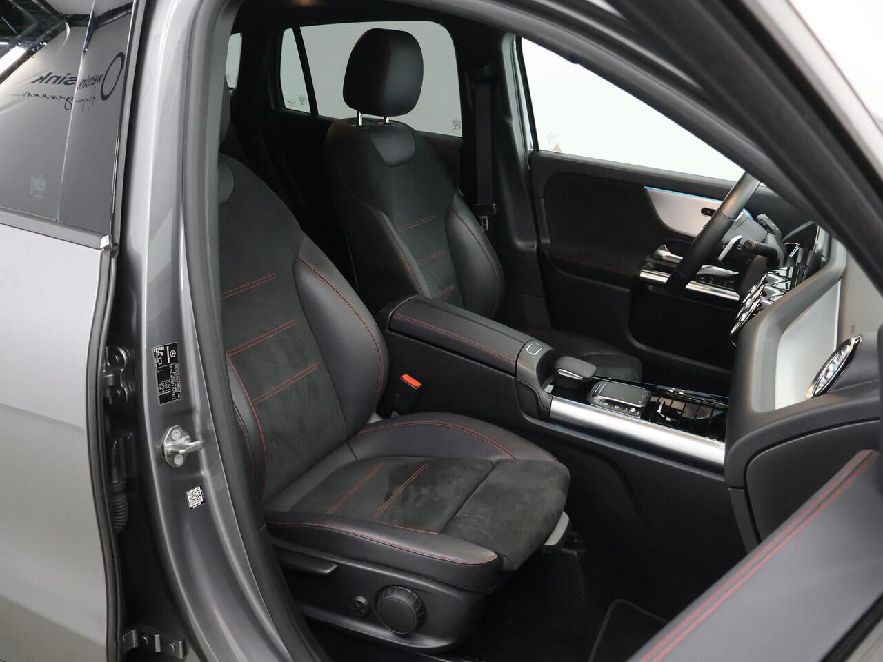 Mercedes-Benz GLA-KLASSE 200 Business Solution AMG | Night pakket | Elektrische achterklep | Stoelverwarming |