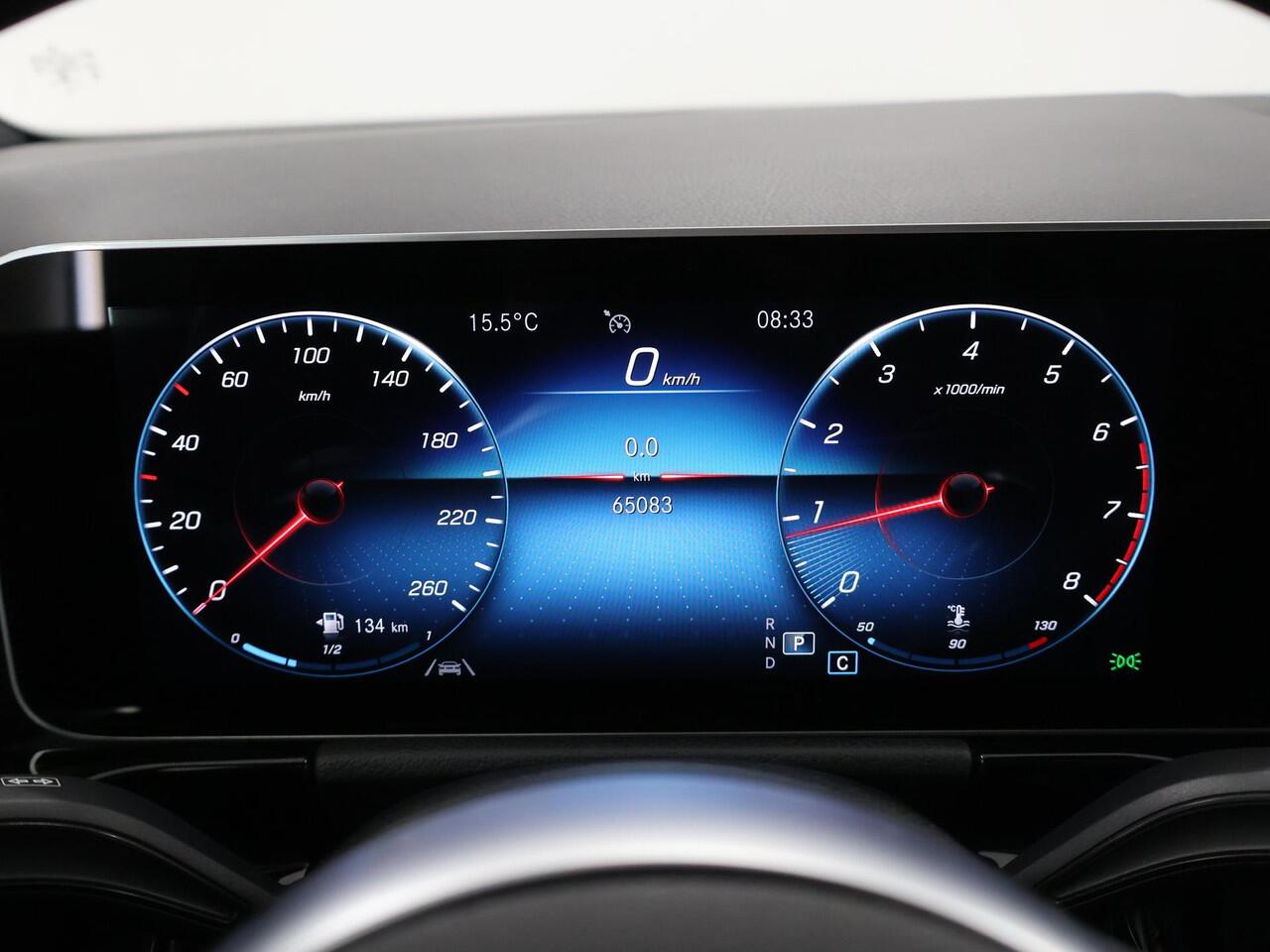 Mercedes-Benz GLA-KLASSE 200 Business Solution AMG | Night pakket | Elektrische achterklep | Stoelverwarming |