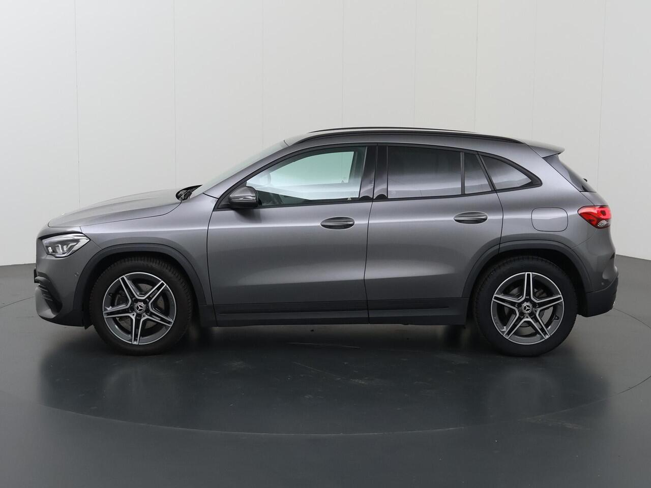 Mercedes-Benz GLA-KLASSE 200 Business Solution AMG | Night pakket | Elektrische achterklep | Stoelverwarming |