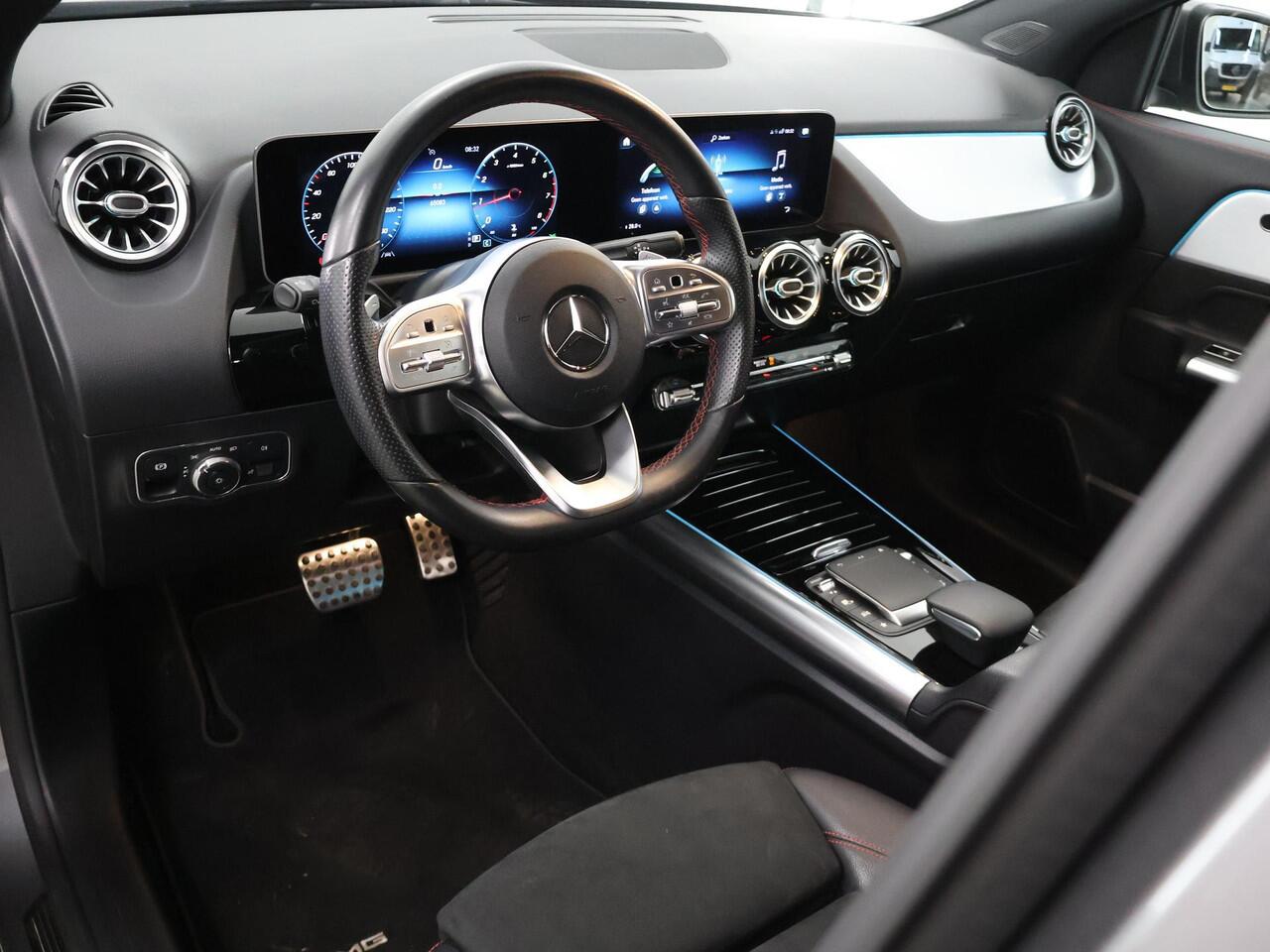 Mercedes-Benz GLA-KLASSE 200 Business Solution AMG | Night pakket | Elektrische achterklep | Stoelverwarming |