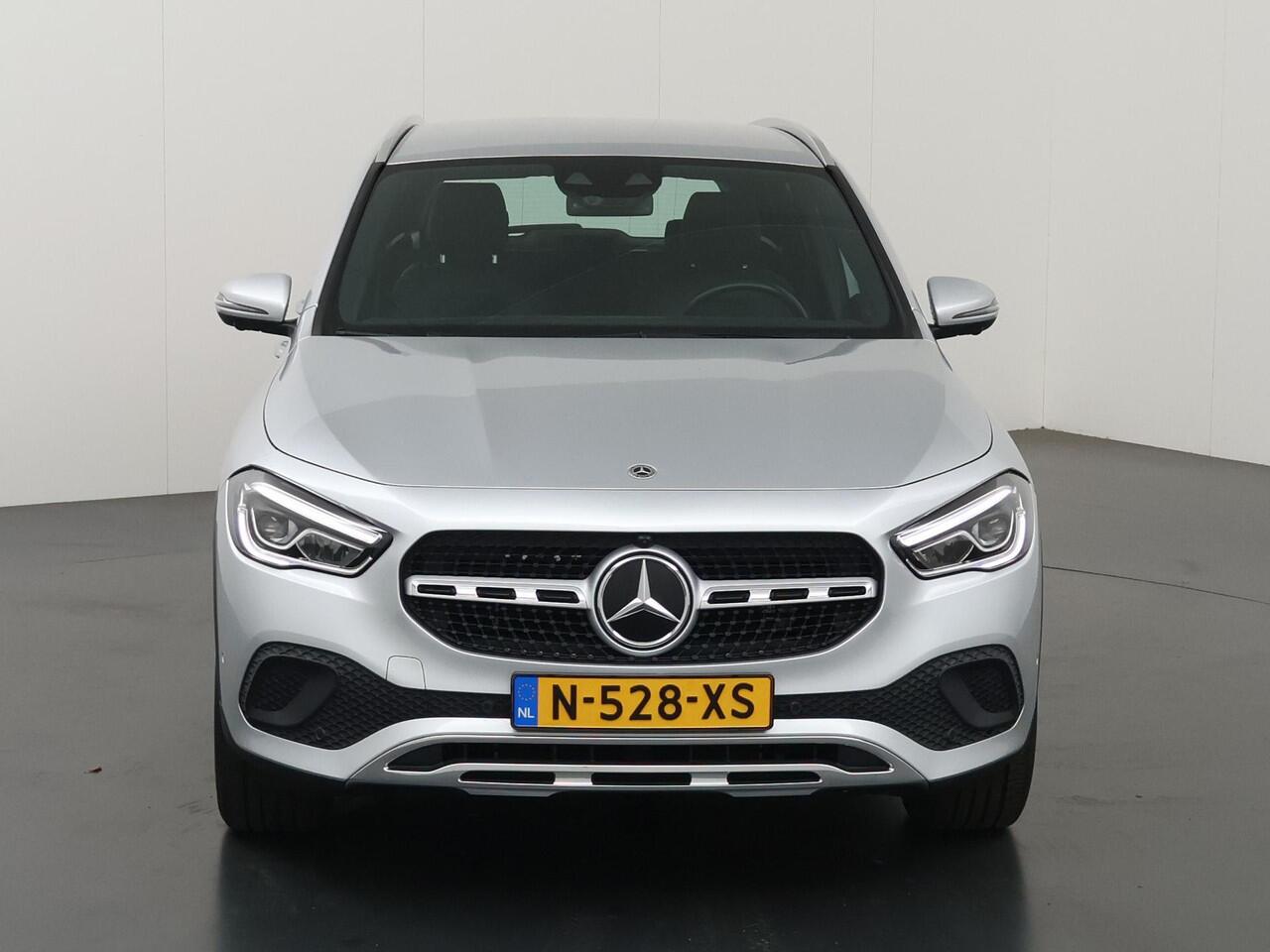 Mercedes-Benz GLA-KLASSE 250 e Style | Stoelverwarming | 360 graden camera | 18" lichtmetalen velgen | Sfeerverlichting |