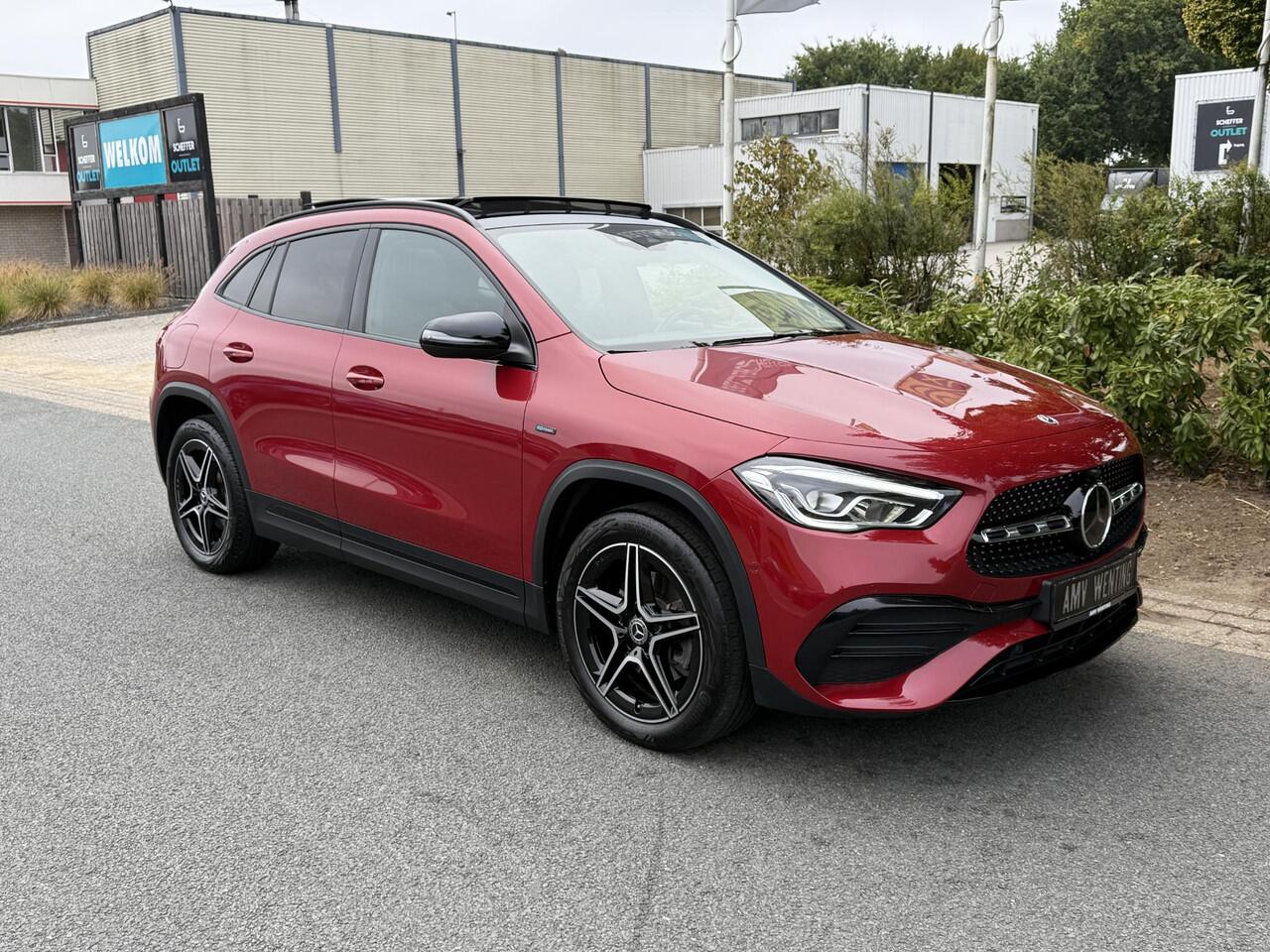 Mercedes-Benz GLA-KLASSE 250e AMG 218PK PanooTrekhaak