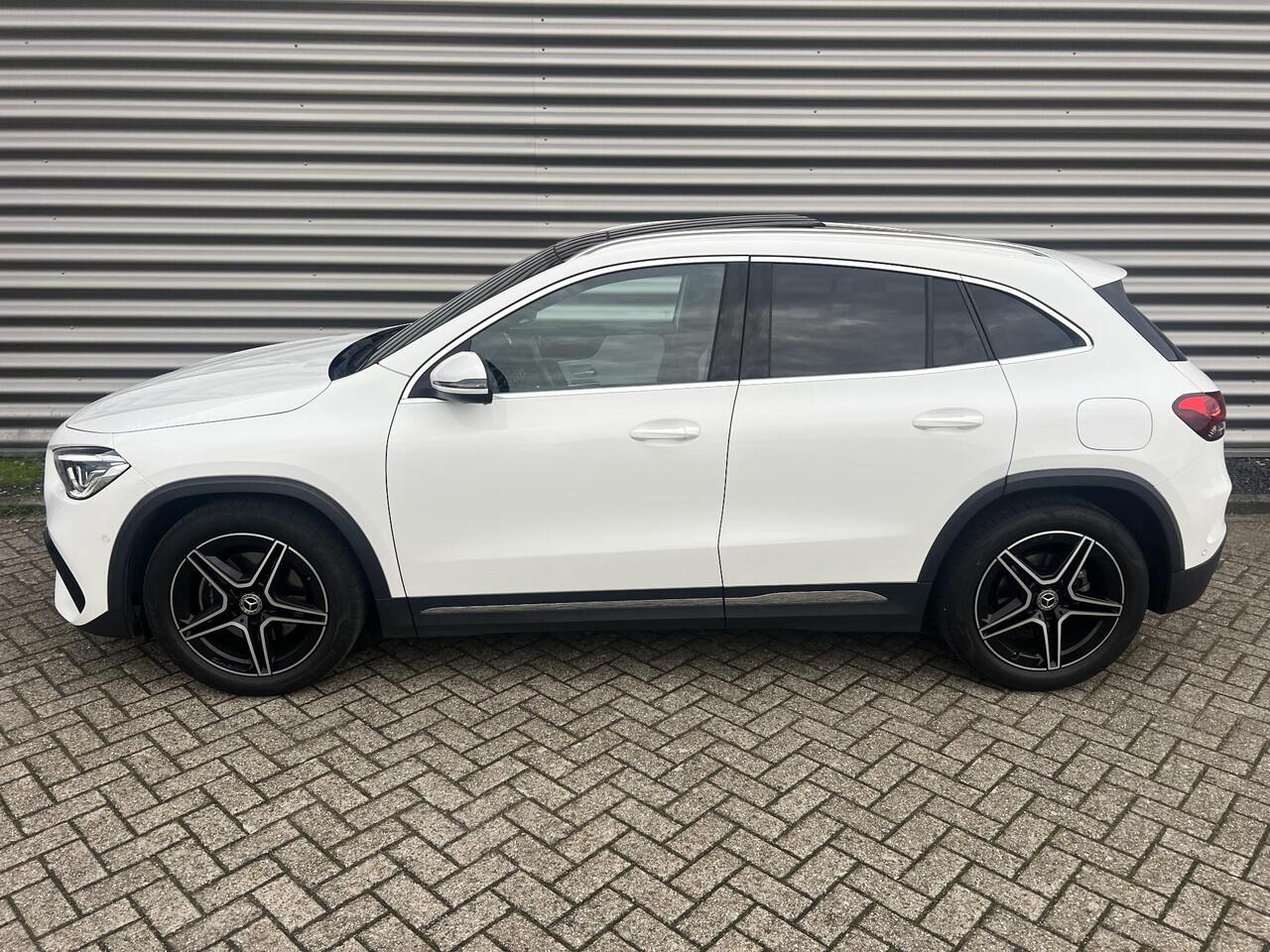 Mercedes-Benz GLA-KLASSE 200 AMG Pano Sfeer Camera