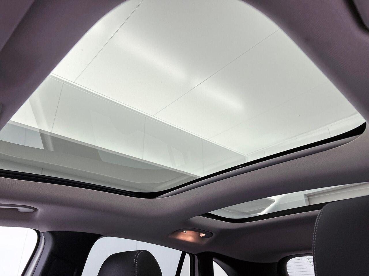 Mercedes-Benz GLA-KLASSE 250 e Plug-In 218PK 360° CAMERA | PANORAMADAK | WIDESCREEN