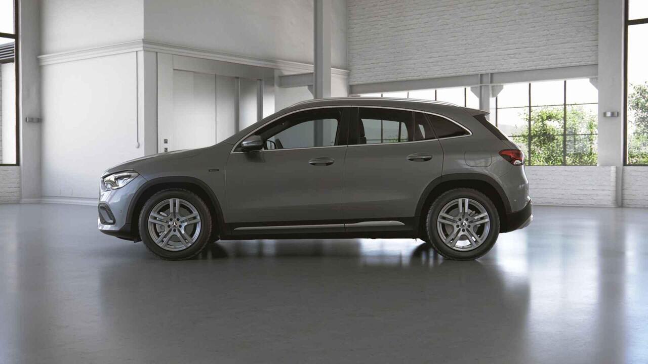 Mercedes-Benz GLA-KLASSE 250 e Style | Stoelverwarming | Widescreen | Achteruitrijcamera | 18" lichtmetalen velgen |