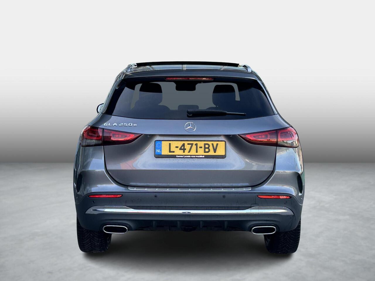 Mercedes-Benz GLA-KLASSE 250 e AMG | Rijassistentie+ | Panoramadak