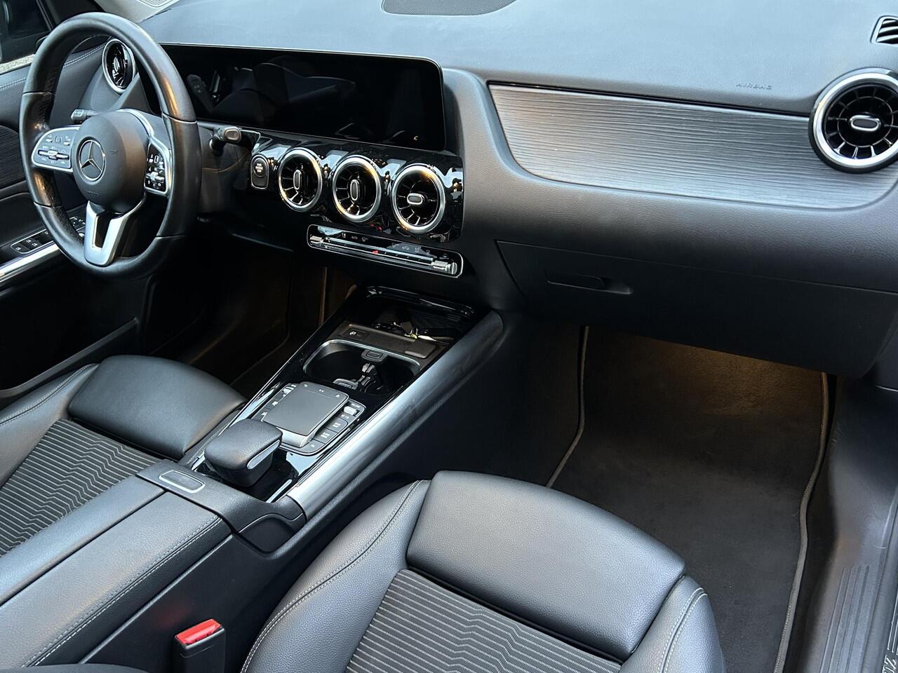 Mercedes-Benz GLA-KLASSE 250 e Business Solution Luxury Limited /Apple & Android carplay/360° camera/Panoramadak/Elektr. stoel +mem/Stoelverwarming/Elektr. trekhaak/ (MET GARANTIE*)