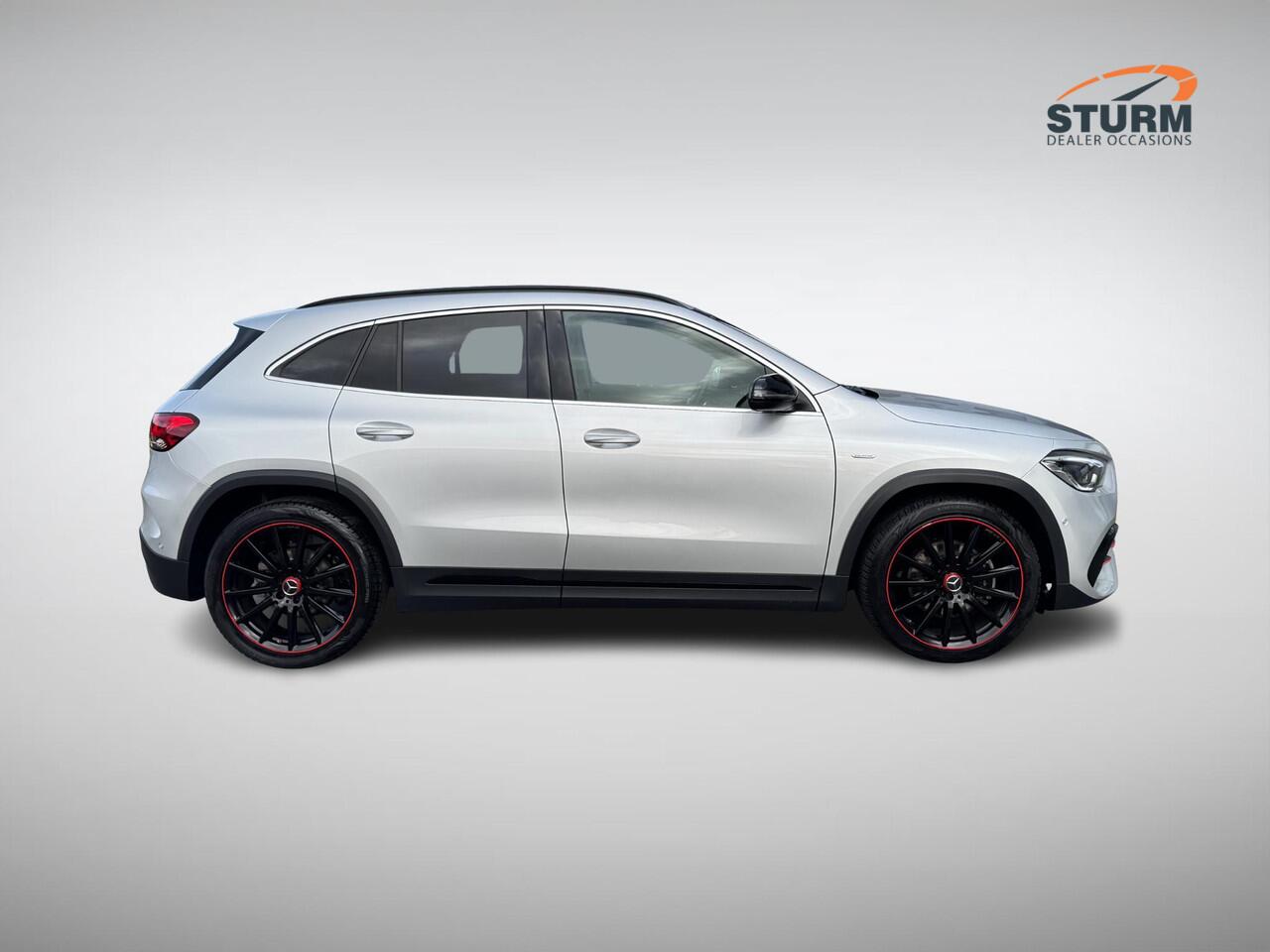 Mercedes-Benz GLA-KLASSE 200 AMG Line Edition incl. Trekhaak Afneembaar!
