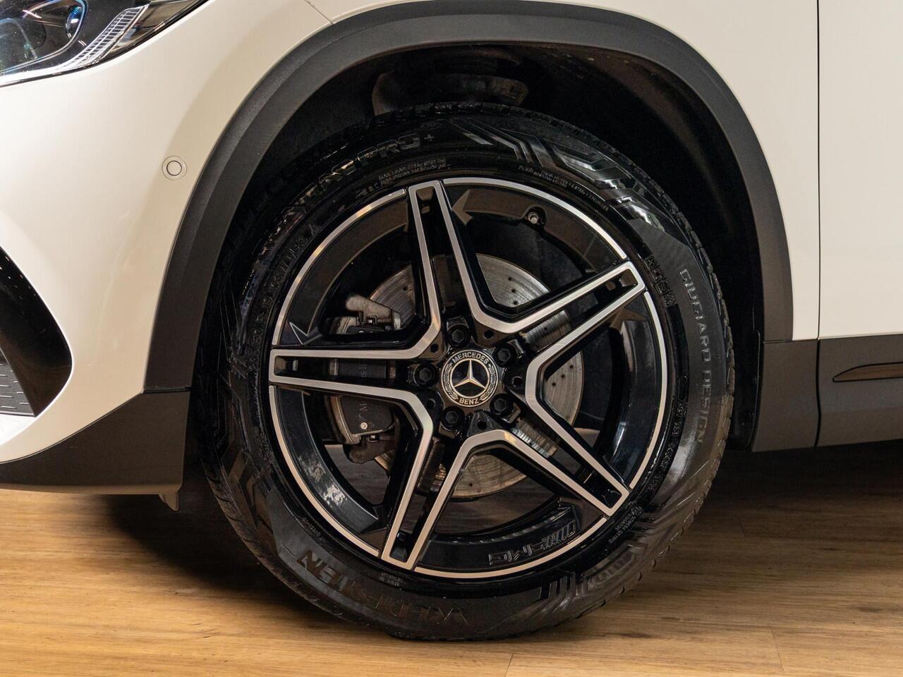 Mercedes-Benz GLA-KLASSE 250 e Business Solution AMG Limited Panorama dak