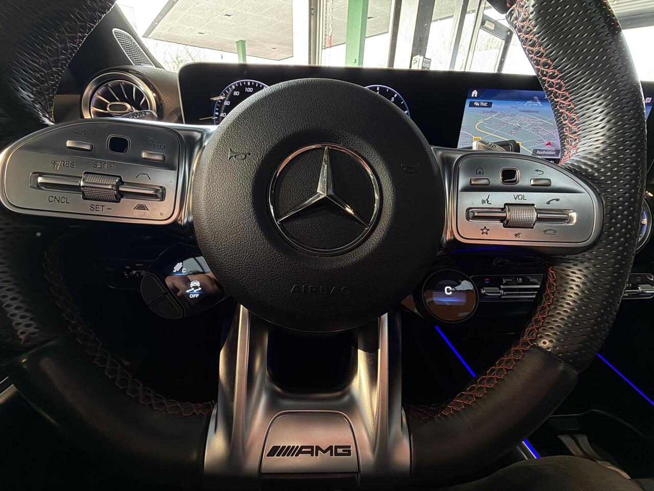 Mercedes-Benz GLA-KLASSE AMG 35 4MATIC AUTOMAAT| PANORAMADAK |NAVIGATIE | CAMERA | HEAD-UP DISPLAY |BURMEISTER AUDIO |DODE HOEK | ELECT STOELEN |CRUISECONTROL |PARKEERSENSOREN