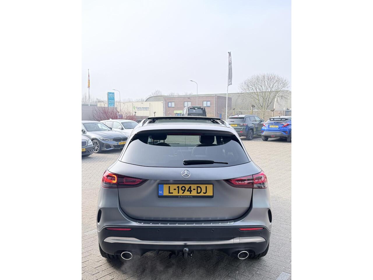 Mercedes-Benz GLA-KLASSE AMG 35 4MATIC AUTOMAAT| PANORAMADAK |NAVIGATIE | CAMERA | HEAD-UP DISPLAY |BURMEISTER AUDIO |DODE HOEK | ELECT STOELEN |CRUISECONTROL |PARKEERSENSOREN