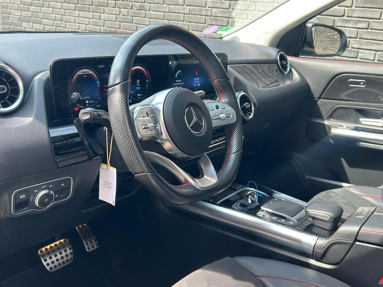 Mercedes-Benz GLA-KLASSE 250 e Business Solution AMG Limited l Panoramadak l Camera l LED l Stoelverwarming