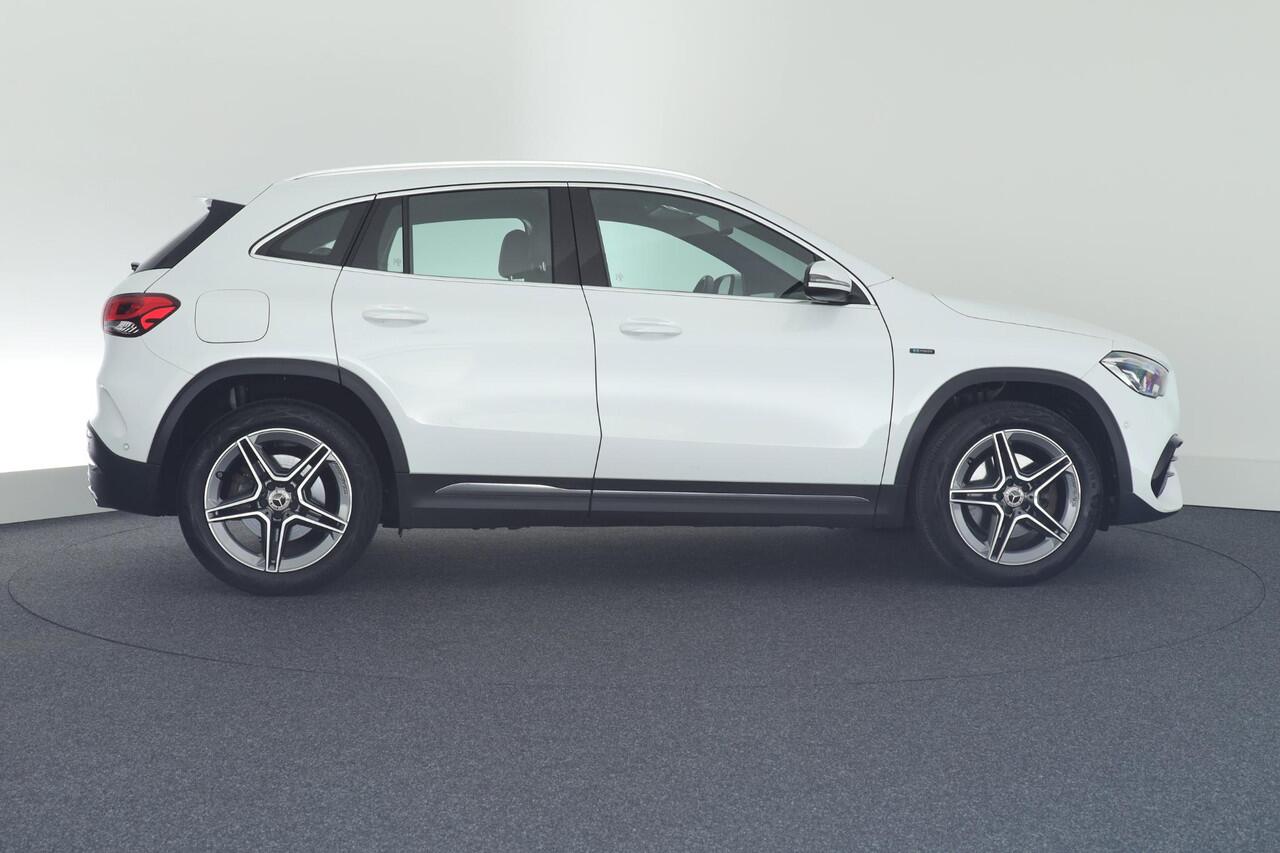 Mercedes-Benz GLA-KLASSE 250 e 218pk Style Camera Stoelverwarming Navigatie