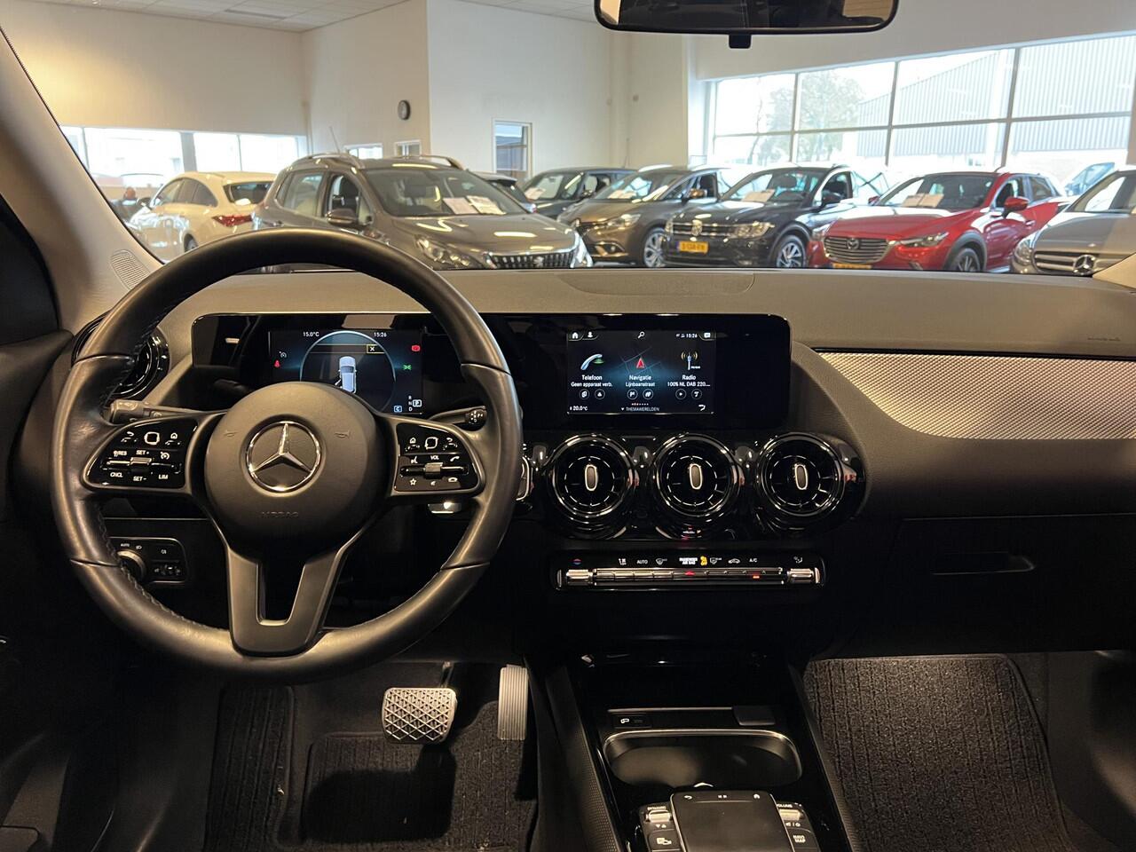 Mercedes-Benz GLA-KLASSE 180 NAVIGATIE/CAMERA , ECC AIRCO, CRUISE, 136 PK