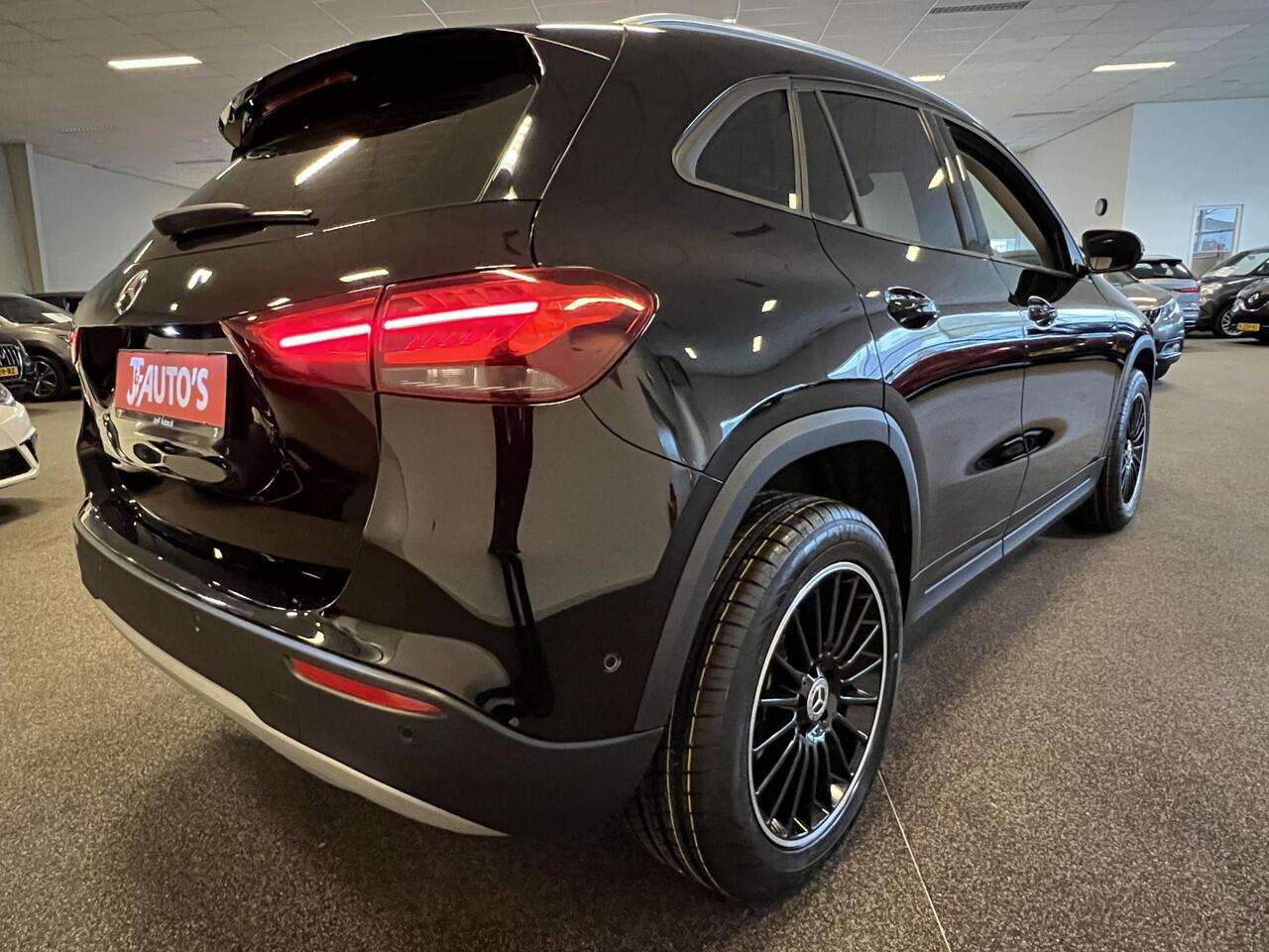 Mercedes-Benz GLA-KLASSE 180 NAVIGATIE/CAMERA , ECC AIRCO, CRUISE, 136 PK