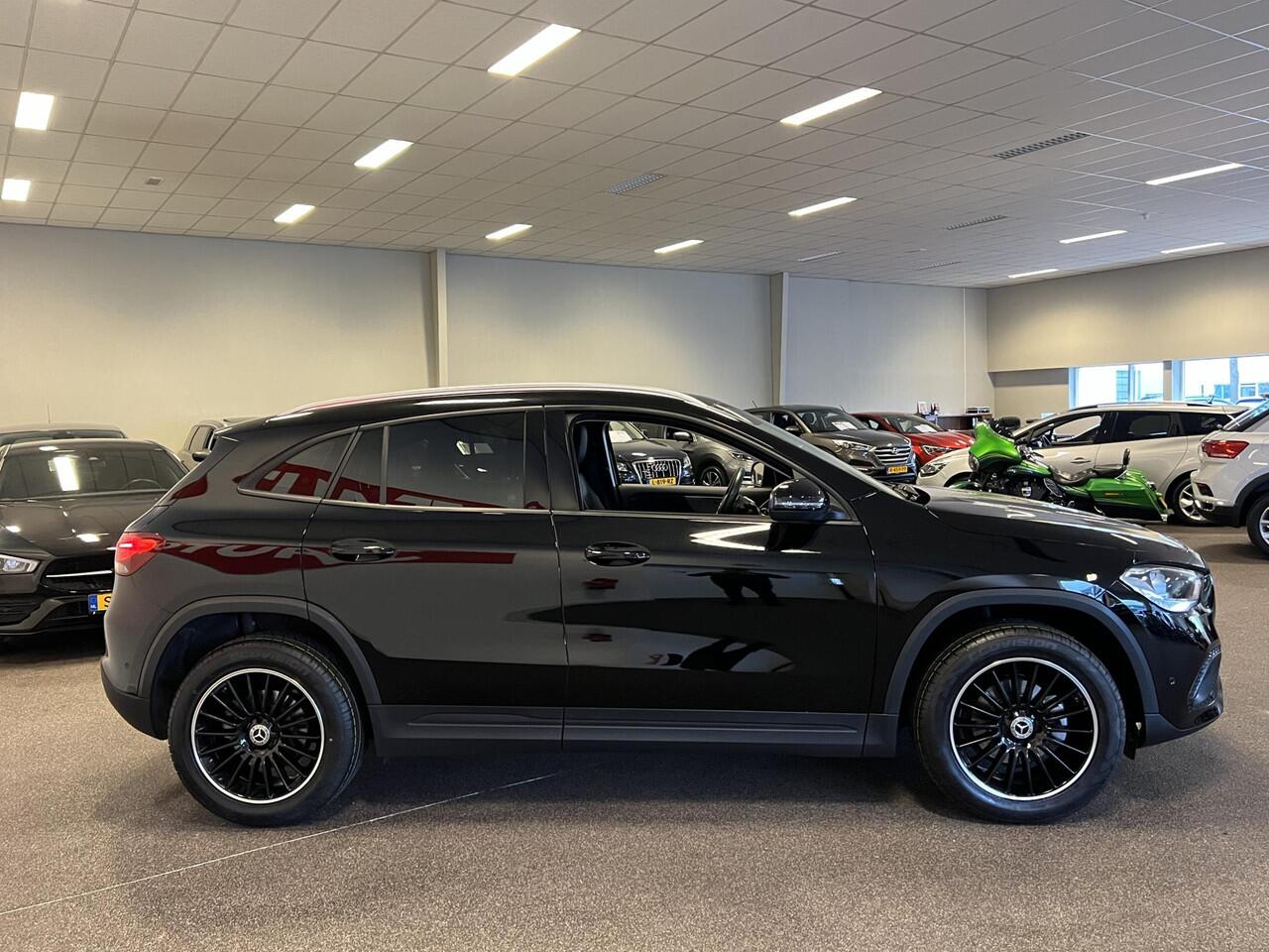 Mercedes-Benz GLA-KLASSE 180 NAVIGATIE/CAMERA , ECC AIRCO, CRUISE, 136 PK