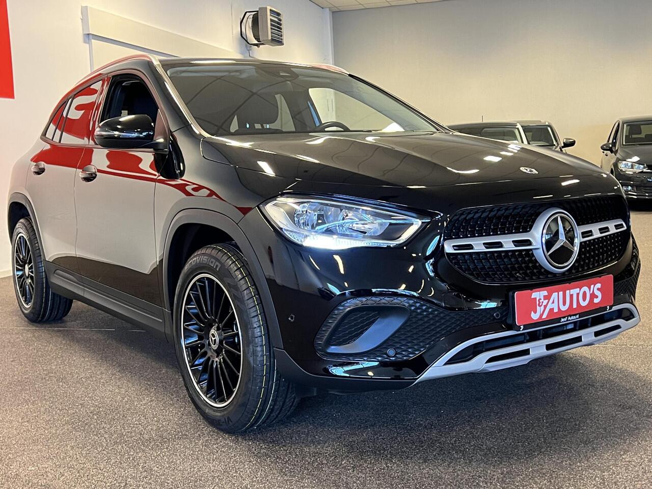 Mercedes-Benz GLA-KLASSE 180 NAVIGATIE/CAMERA , ECC AIRCO, CRUISE, 136 PK