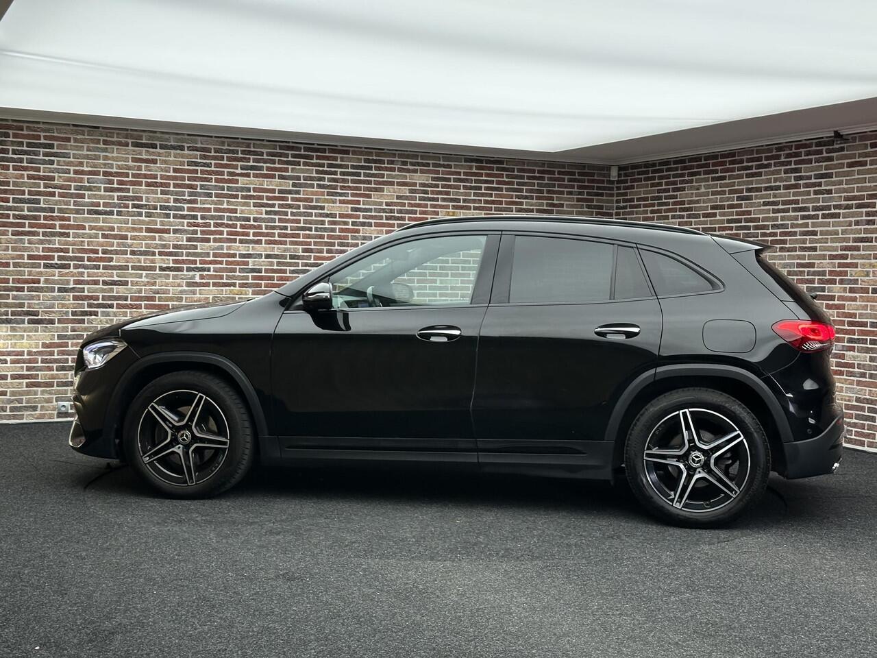 Mercedes-Benz GLA-KLASSE 180 Business Solution AMG | Memory| Dak| Sfeer|