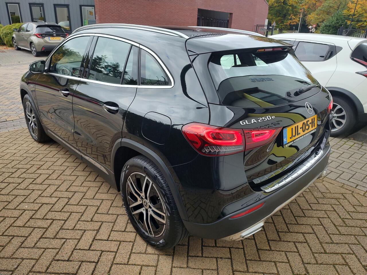 Mercedes-Benz GLA-KLASSE 250 e Progressive Plug-In leder led Camera CarPlay