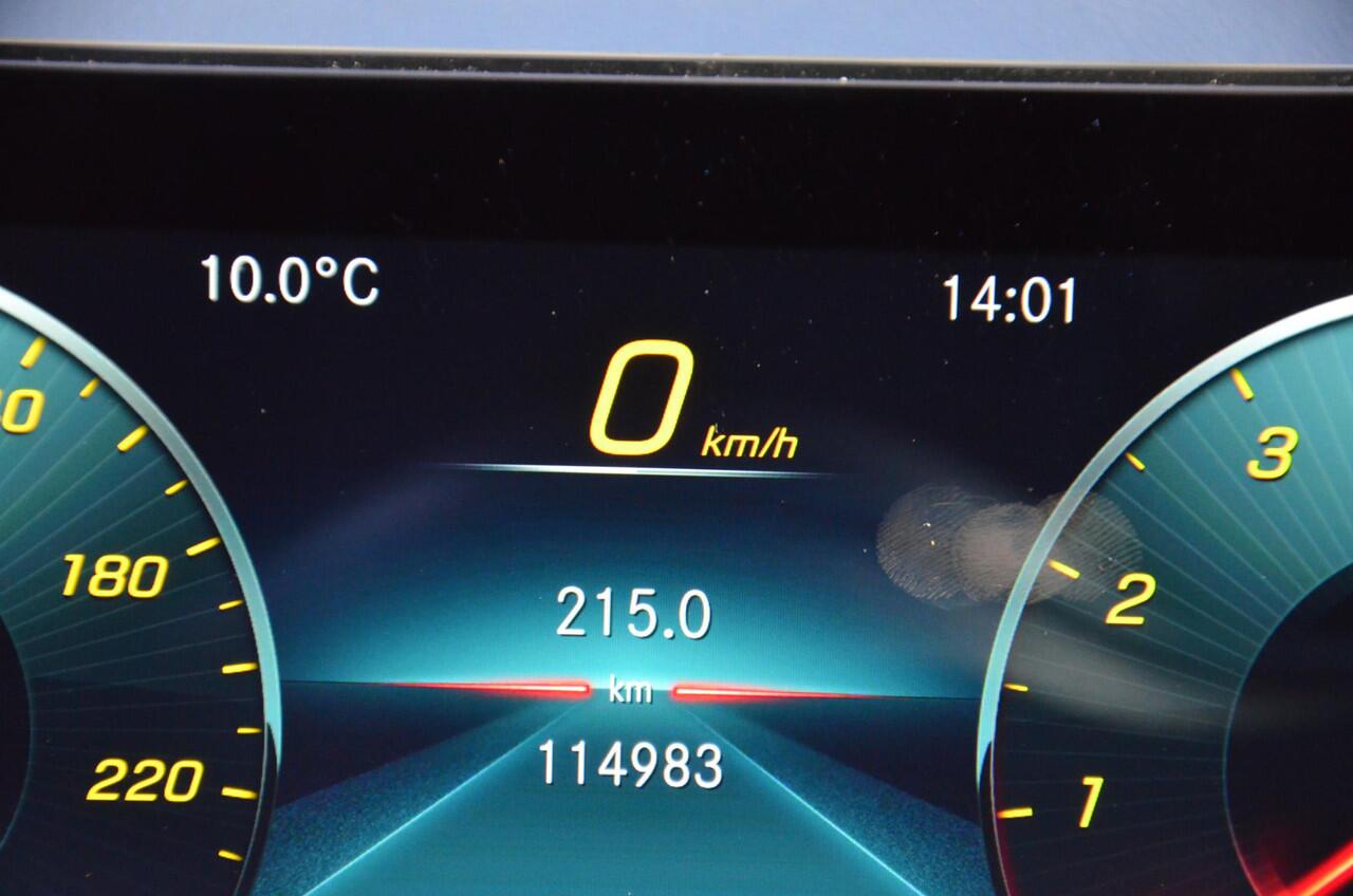 Mercedes-Benz GLA-KLASSE 200 AMG Line Automaat/Navi/Pdc/Ecc/Achteruitrijcamera/Panoramadak/Sfeerverlichting/Stoelverwarming/elektrisch verstelbare stoel(en) met geheugen/Matrix-Led/Cr-Controle/Privacy-Glass/19-Inch Lmv/Trekhaak-Afneembaar