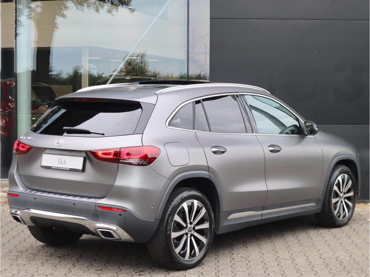 Mercedes-Benz GLA-KLASSE 250 e Luxury Line