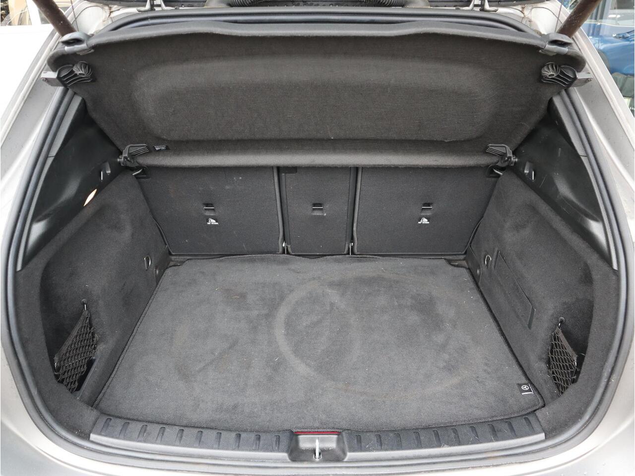 Mercedes-Benz GLA-KLASSE 250 e Luxury Line