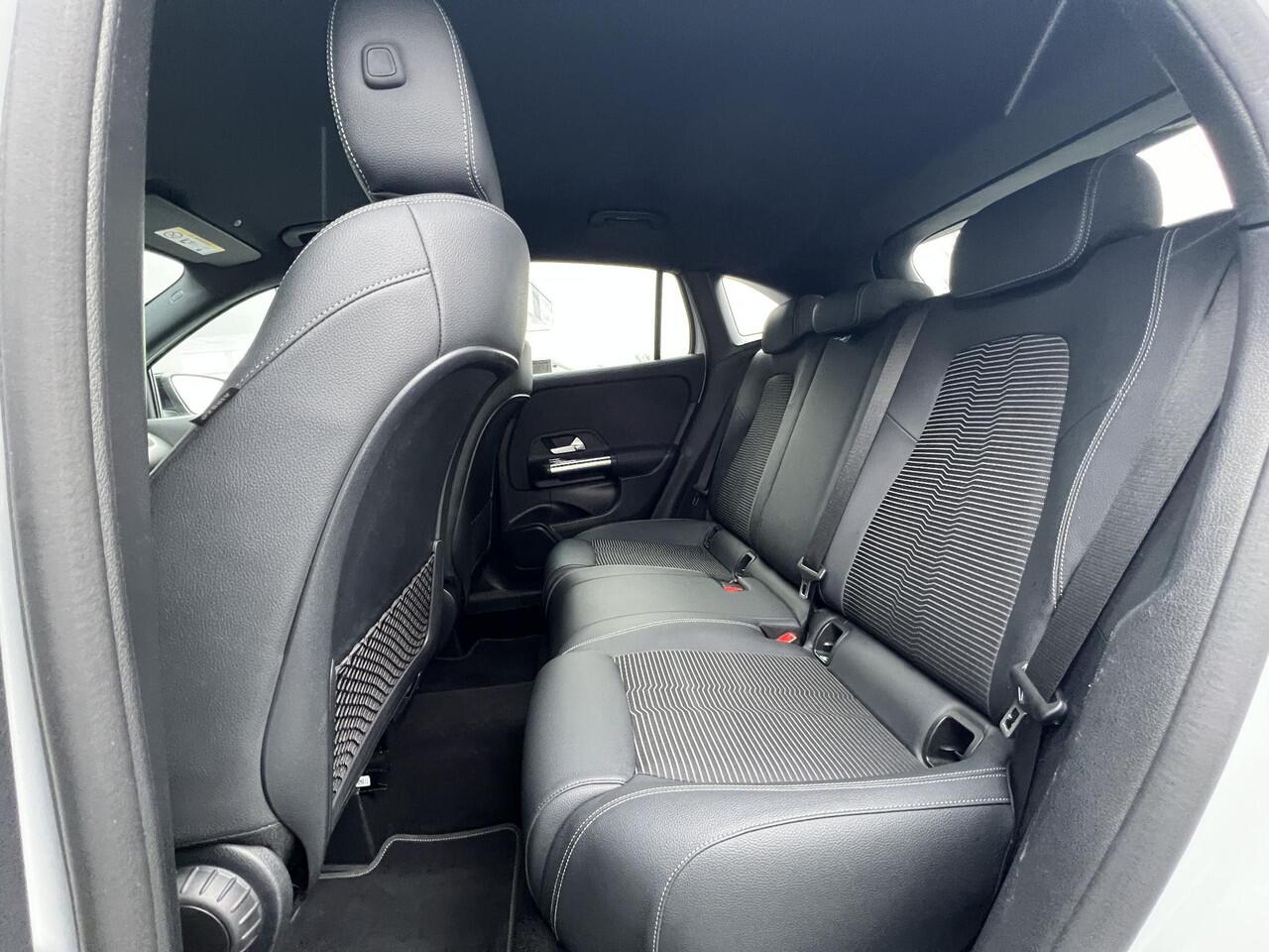 Mercedes-Benz GLA-KLASSE 250e Business Solution Luxury Limited | Dodehoekassistent | Navigatie | Dealeronderhouden!