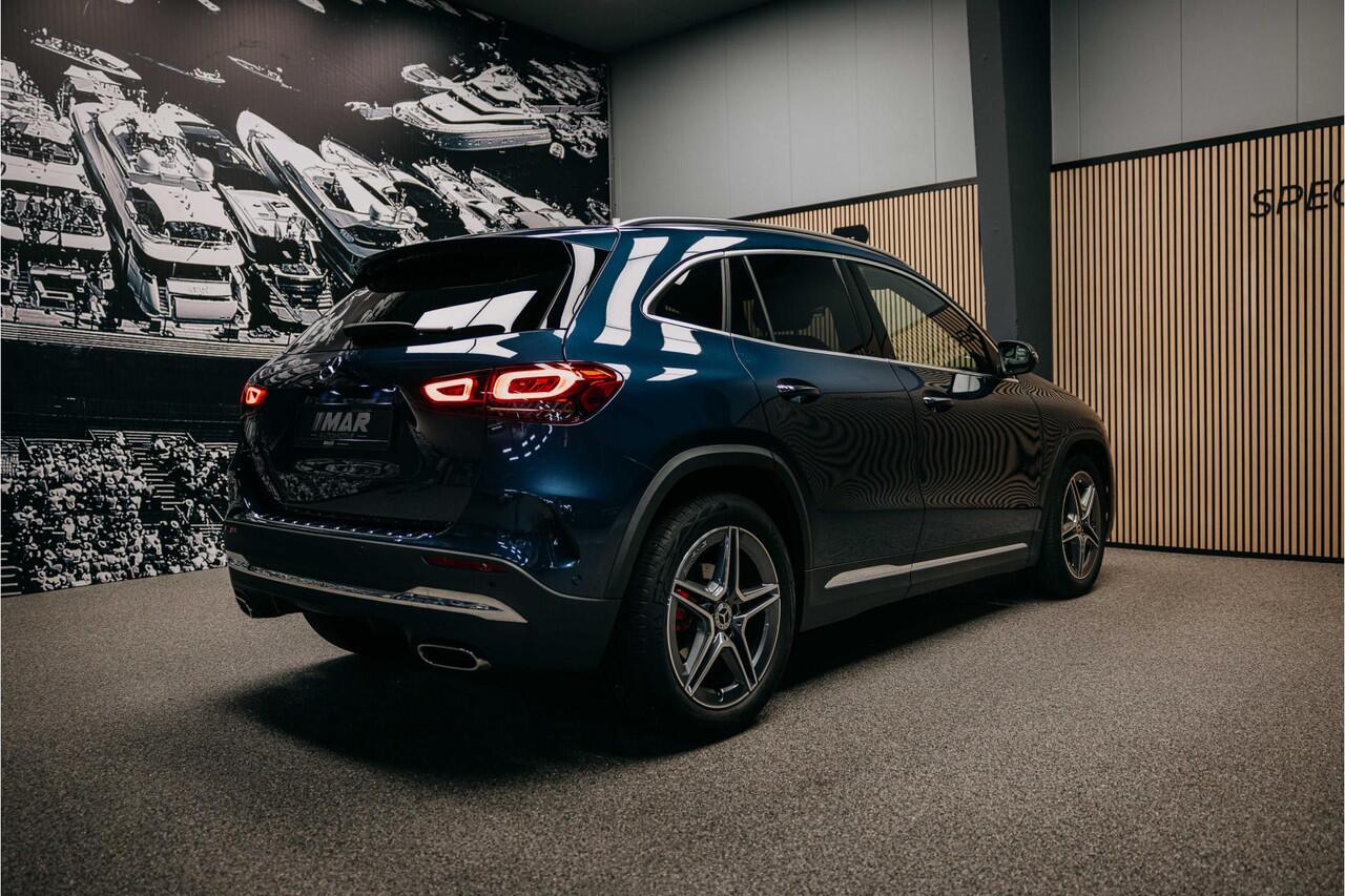 Mercedes-Benz GLA-KLASSE 180 d Business Solution AMG | AMG-Line | Pano | Stoelverwarming | Achteruitrijcamera |