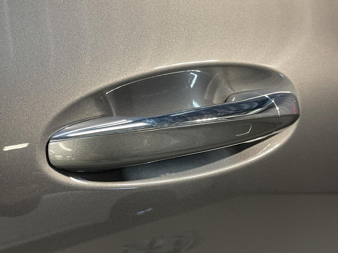 Mercedes-Benz GLA-KLASSE 250 e AMG Line 20"/Panoramadak/Memory stoel l+r/Matrix LED/Keyless/Sfeerverlichting/Stoelverwarming/Camera/Elektrische klep