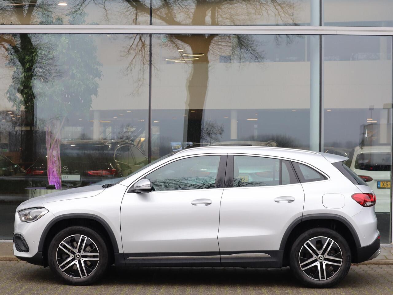 Mercedes-Benz GLA-KLASSE 250 e Luxury Line