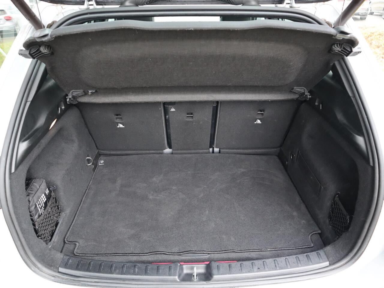 Mercedes-Benz GLA-KLASSE 250 e Luxury Line