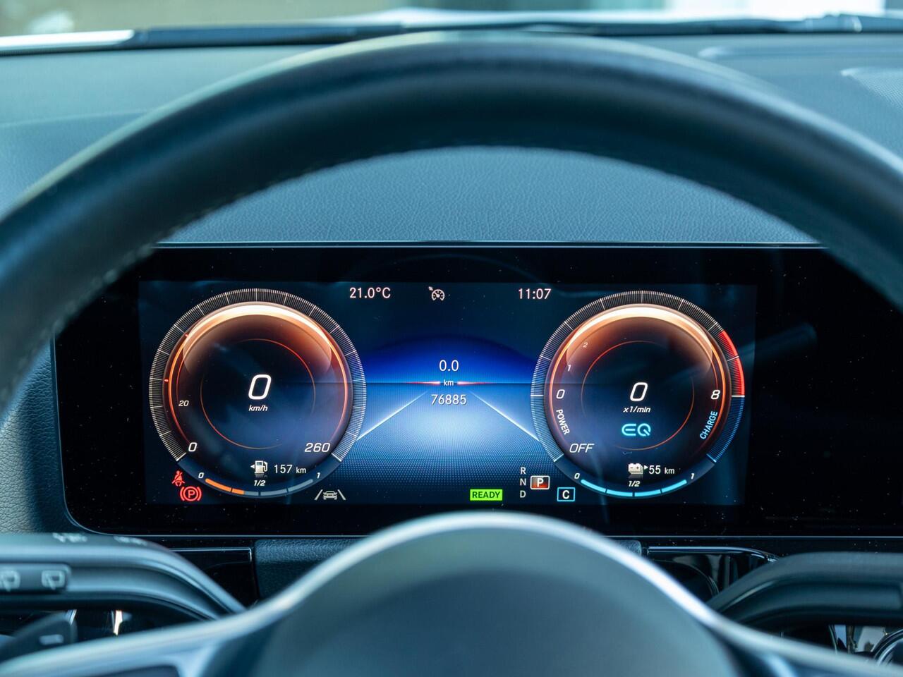 Mercedes-Benz GLA-KLASSE 250 e Panorama dak