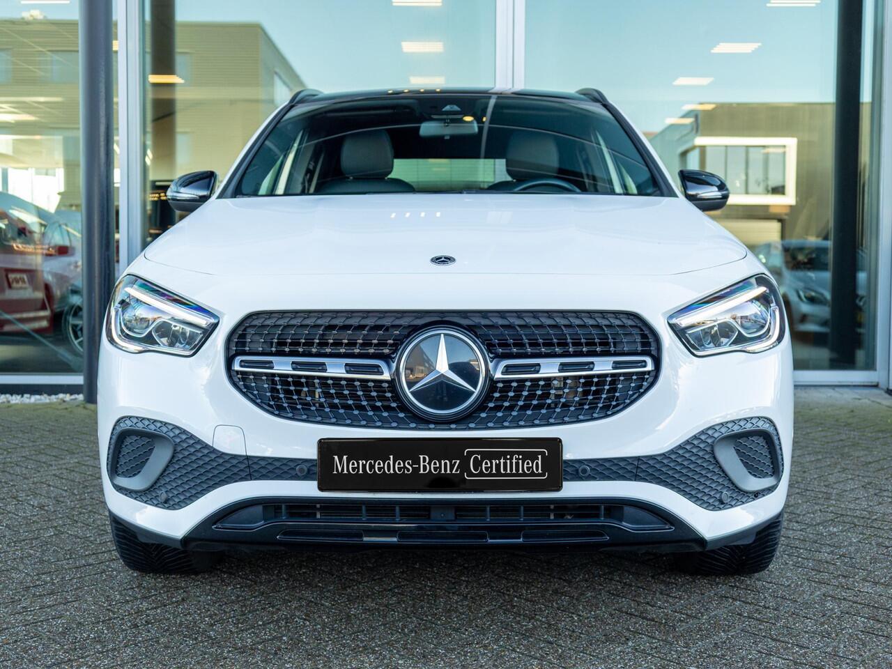 Mercedes-Benz GLA-KLASSE 250 e Panorama dak