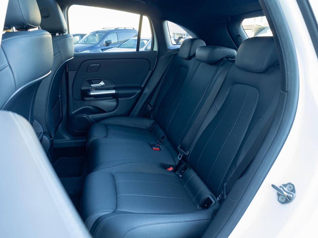 Mercedes-Benz GLA-KLASSE 250 e Panorama dak