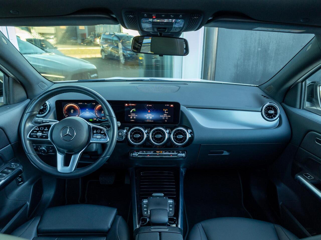 Mercedes-Benz GLA-KLASSE 250 e Panorama dak