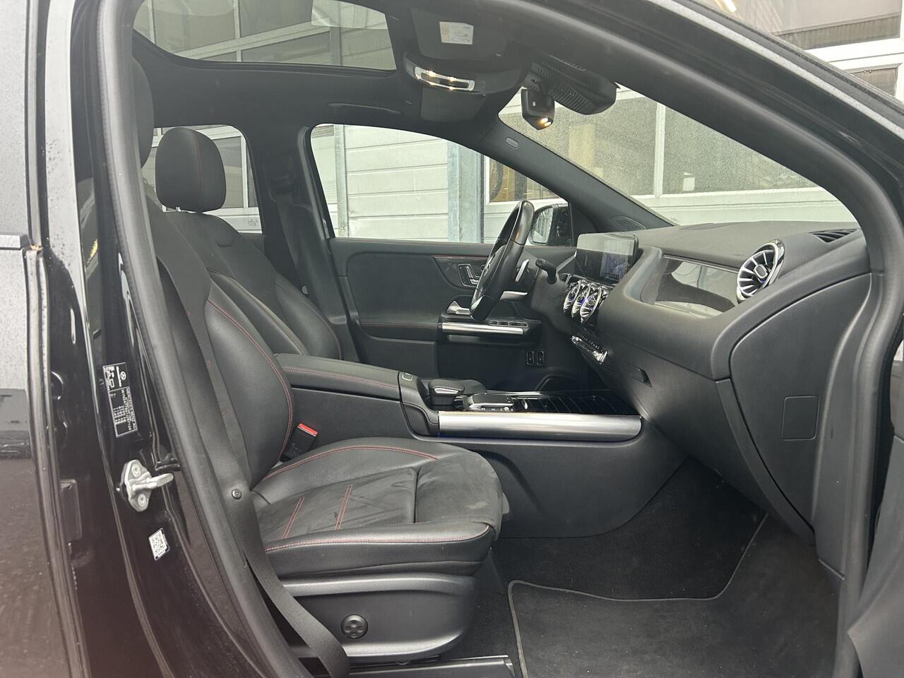 Mercedes-Benz GLA-KLASSE 250 e Business Solution AMG Limited | Memory Seats | Multibeam LED | Panoramadak | Keyless Go | Sfeerverlichting | Achteruitrijcamera