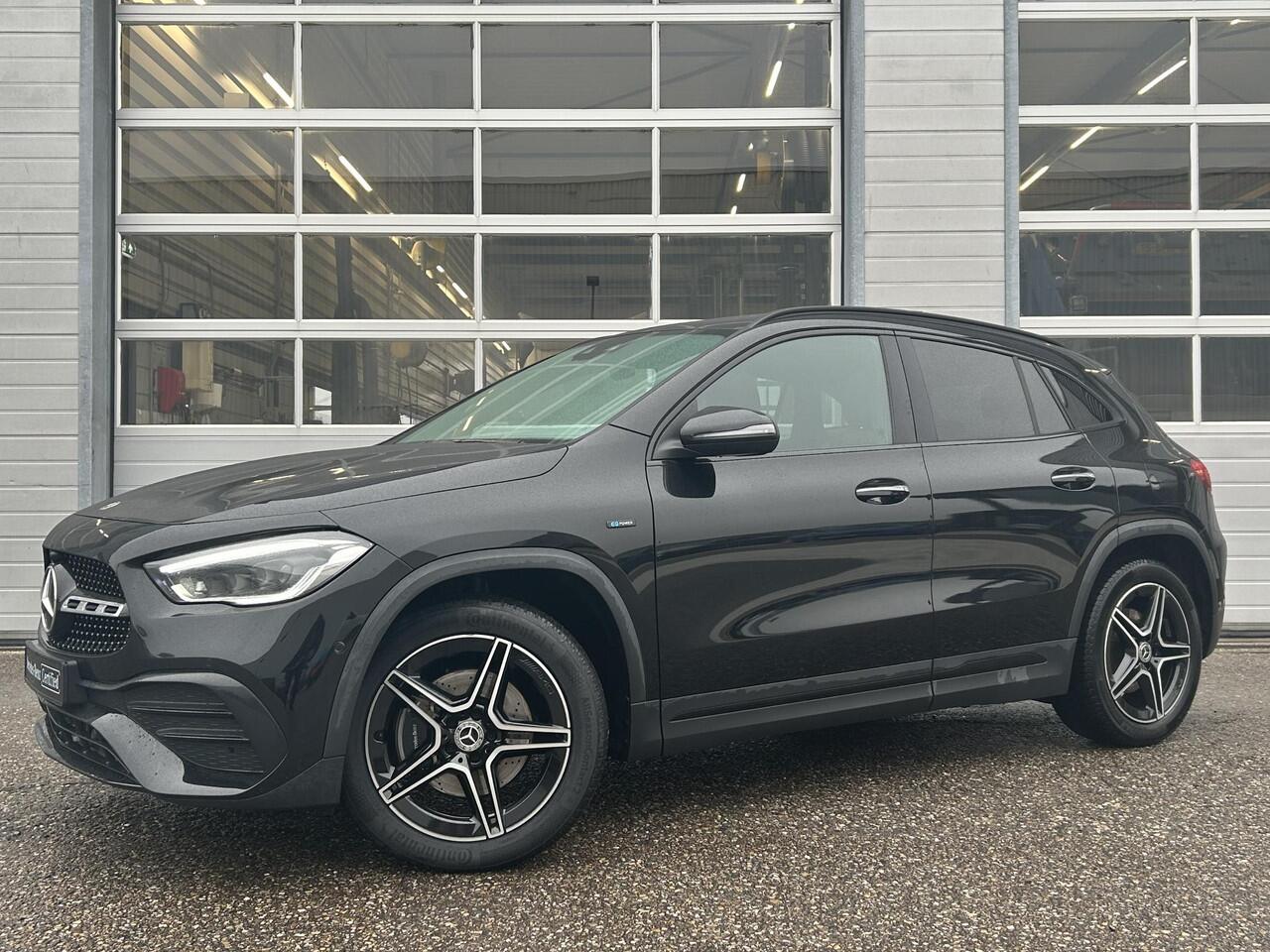 Mercedes-Benz GLA-KLASSE 250 e Business Solution AMG Limited | Memory Seats | Multibeam LED | Panoramadak | Keyless Go | Sfeerverlichting | Achteruitrijcamera