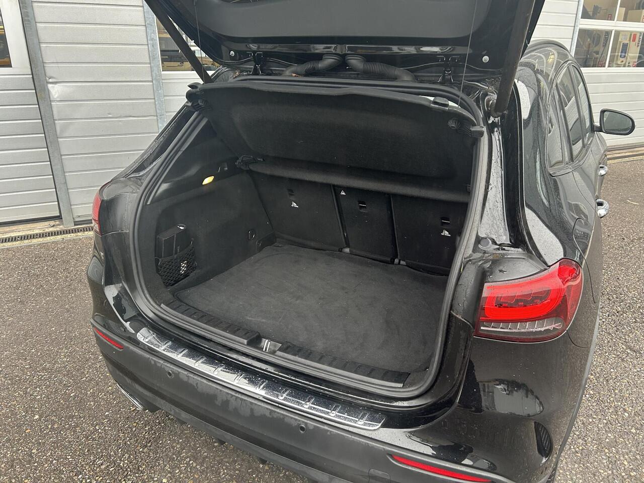 Mercedes-Benz GLA-KLASSE 250 e Business Solution AMG Limited | Memory Seats | Multibeam LED | Panoramadak | Keyless Go | Sfeerverlichting | Achteruitrijcamera