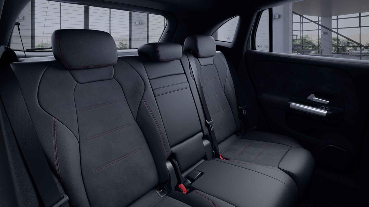 Mercedes-Benz GLA-KLASSE 250 e Business Solution AMG Limited | Trekhaak | AMG | Night | Achteruitrijcamera | Stoelverwarming |