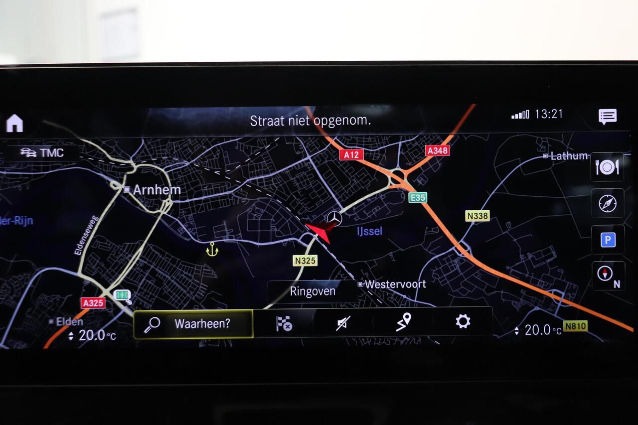 Mercedes-Benz GLA-KLASSE 200 Business Solution AMG | Burmester | Panoramadak | Matrix LED | Memory |