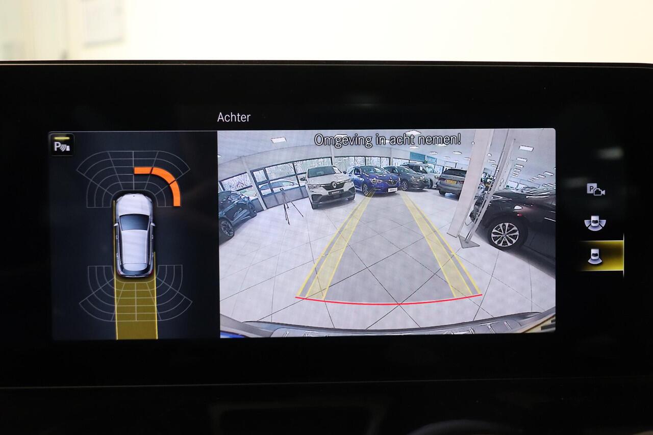 Mercedes-Benz GLA-KLASSE 200 Business Solution AMG | Burmester | Panoramadak | Matrix LED | Memory |