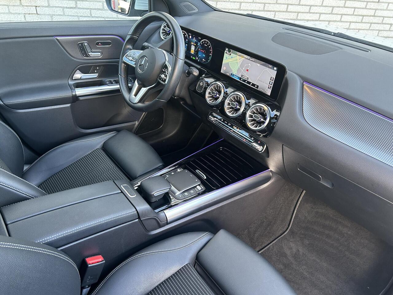 Mercedes-Benz GLA-KLASSE 250 e AMG Line | Adaptief Cruise Control | Panoramadak | Stoelverwarming