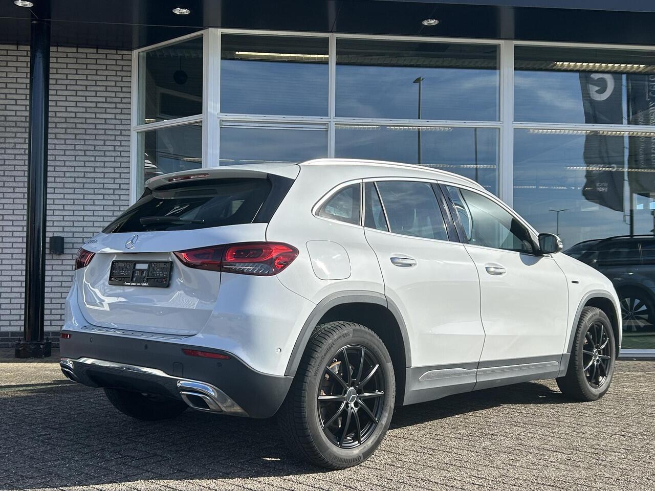 Mercedes-Benz GLA-KLASSE 250 e AMG Line | Adaptief Cruise Control | Panoramadak | Stoelverwarming