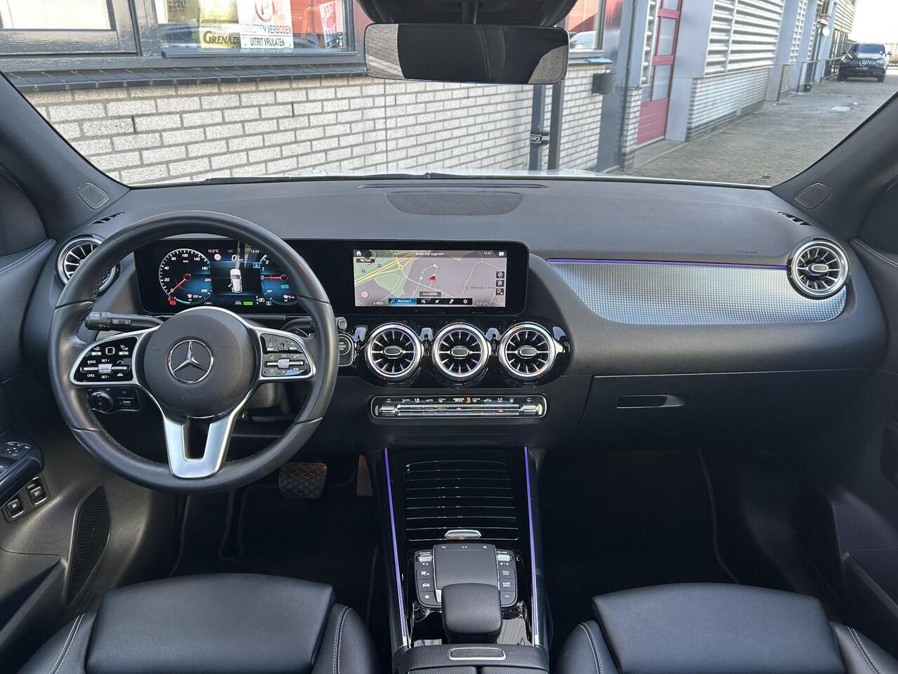 Mercedes-Benz GLA-KLASSE 250 e AMG Line | Adaptief Cruise Control | Panoramadak | Stoelverwarming